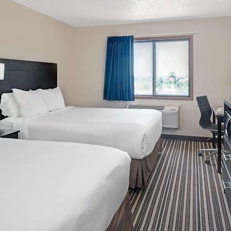 Super 8 By Wyndham Omaha I-80 West Hotel Exterior photo