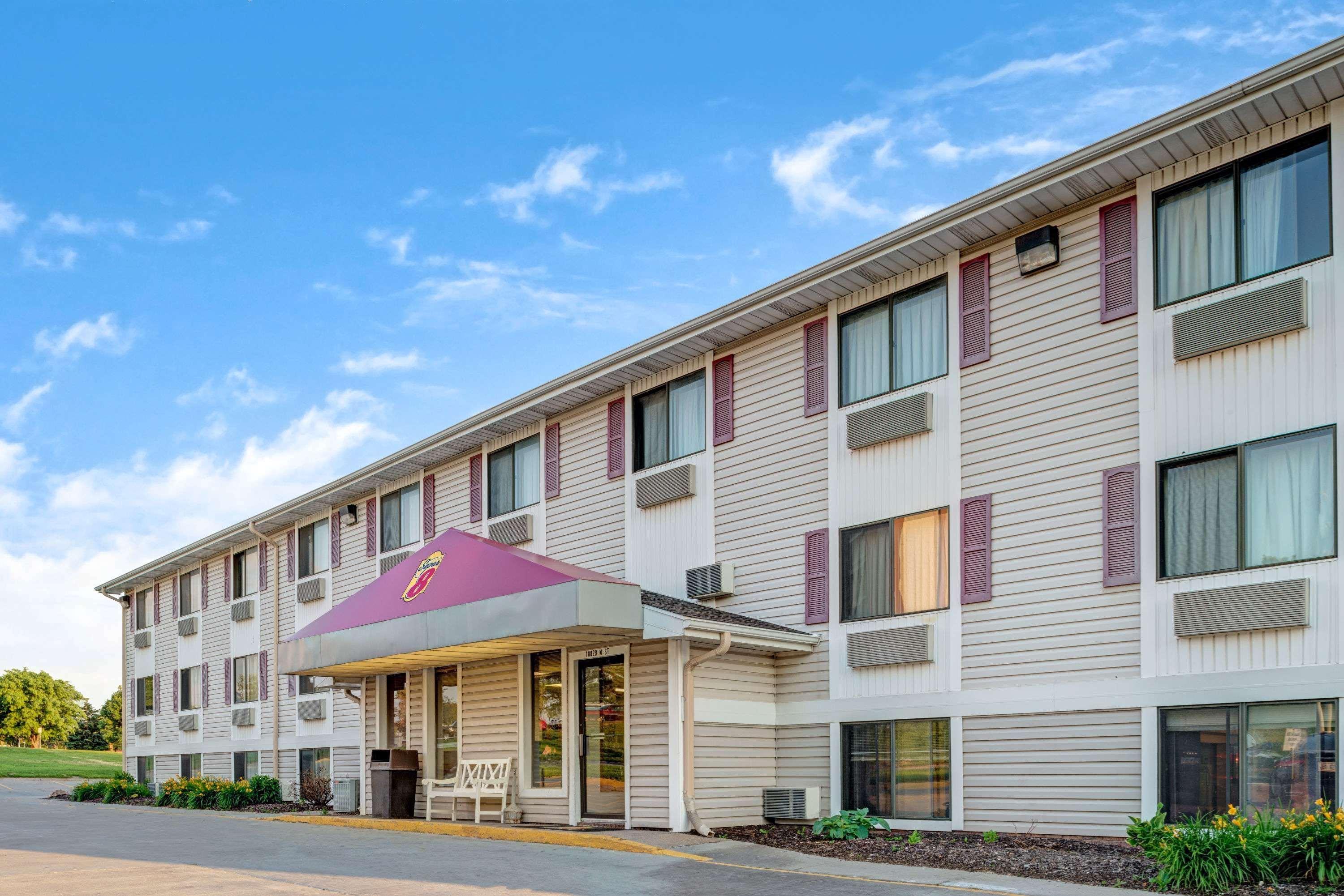 Super 8 By Wyndham Omaha I-80 West Hotel Exterior photo